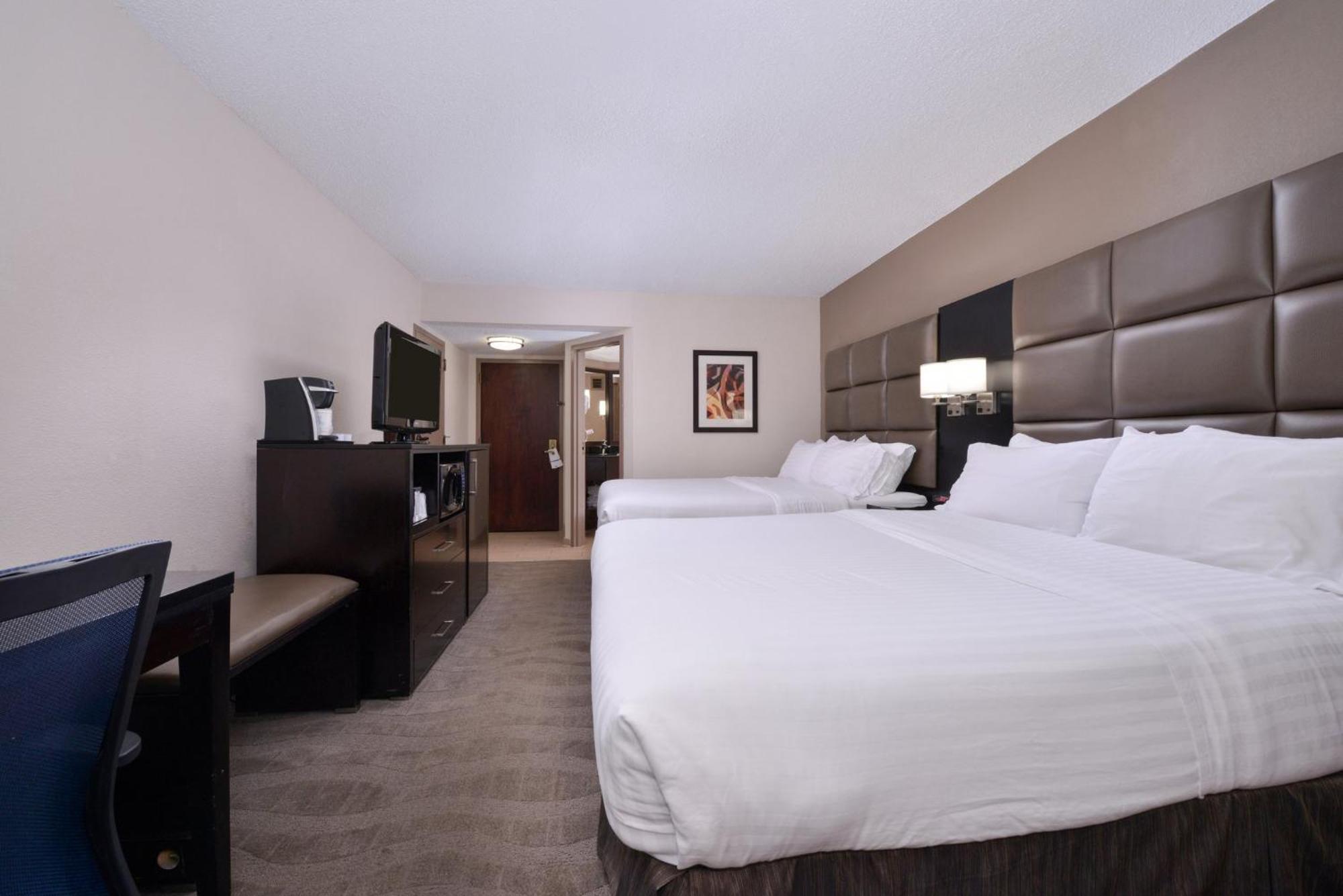 Holiday Inn Express Burlington By Ihg Buitenkant foto