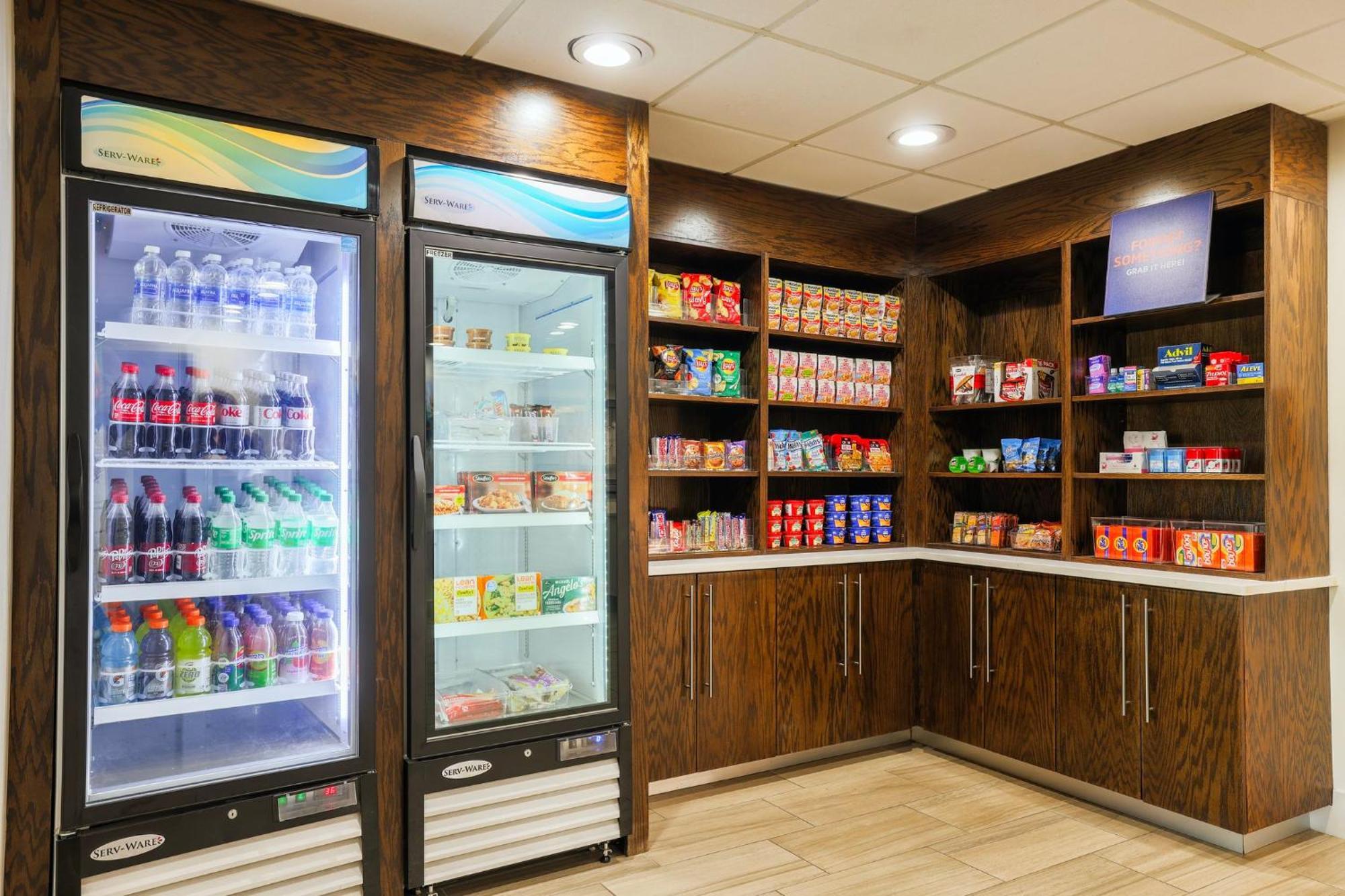 Holiday Inn Express Burlington By Ihg Buitenkant foto