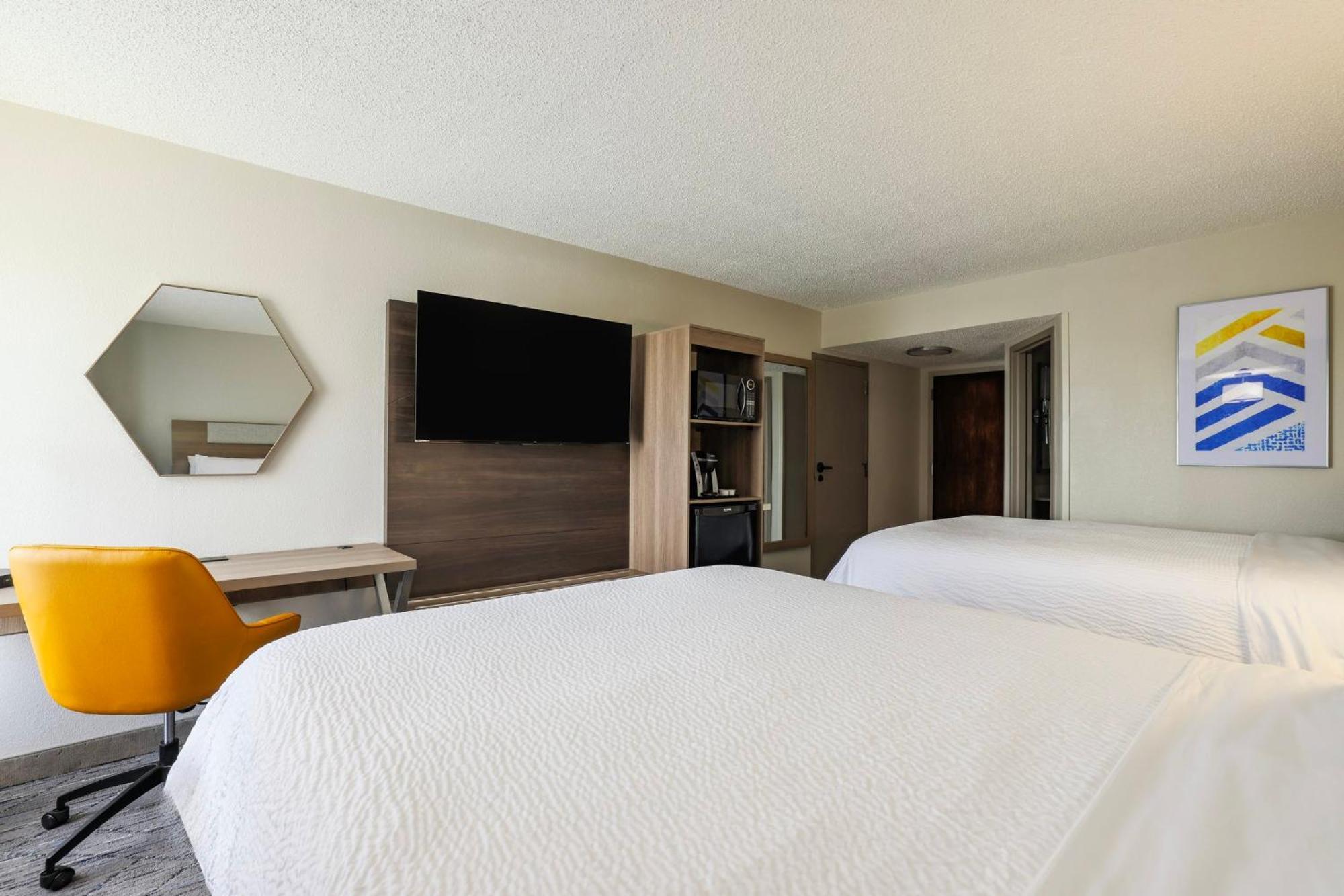 Holiday Inn Express Burlington By Ihg Buitenkant foto