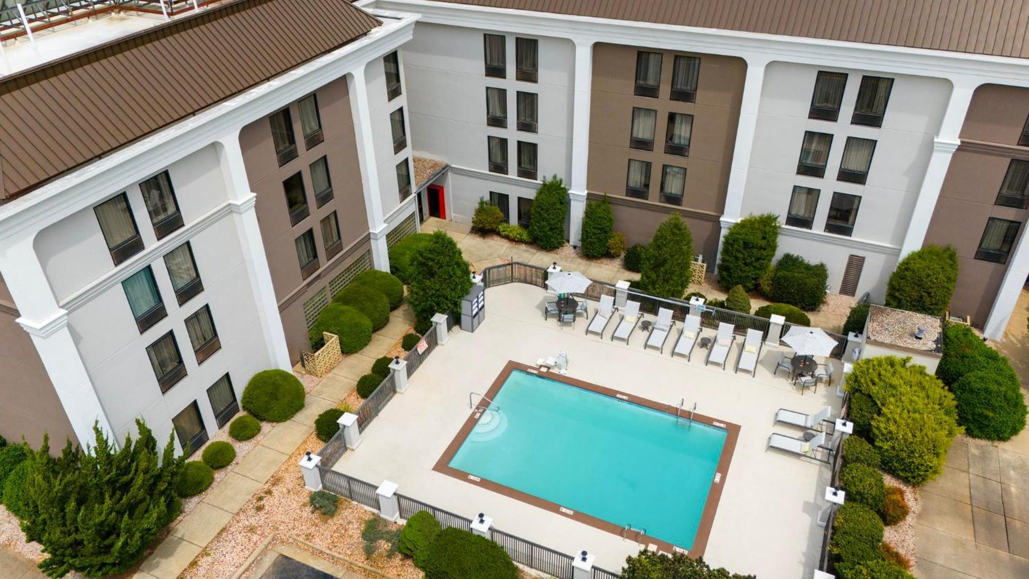 Holiday Inn Express Burlington By Ihg Buitenkant foto