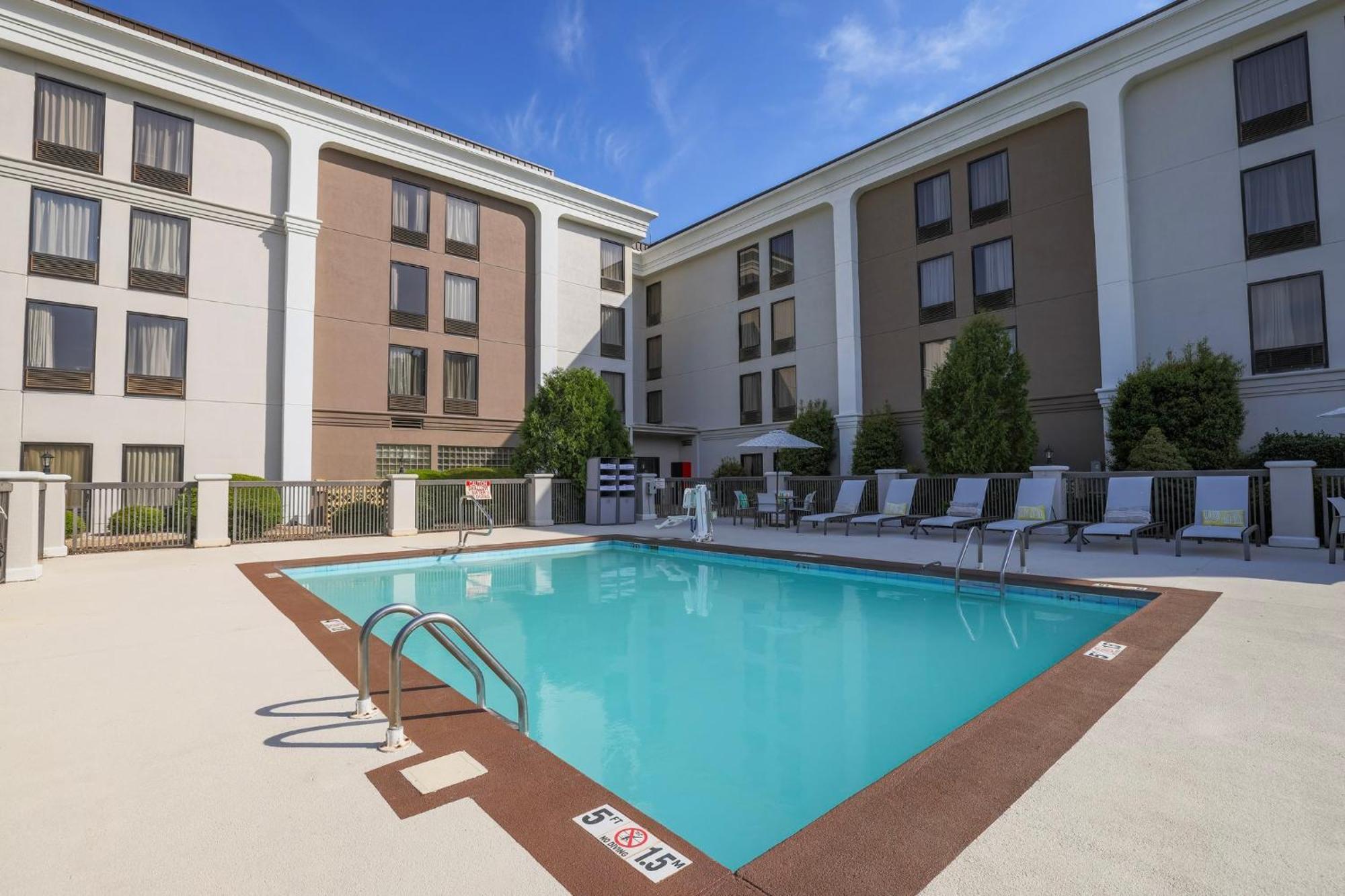 Holiday Inn Express Burlington By Ihg Buitenkant foto