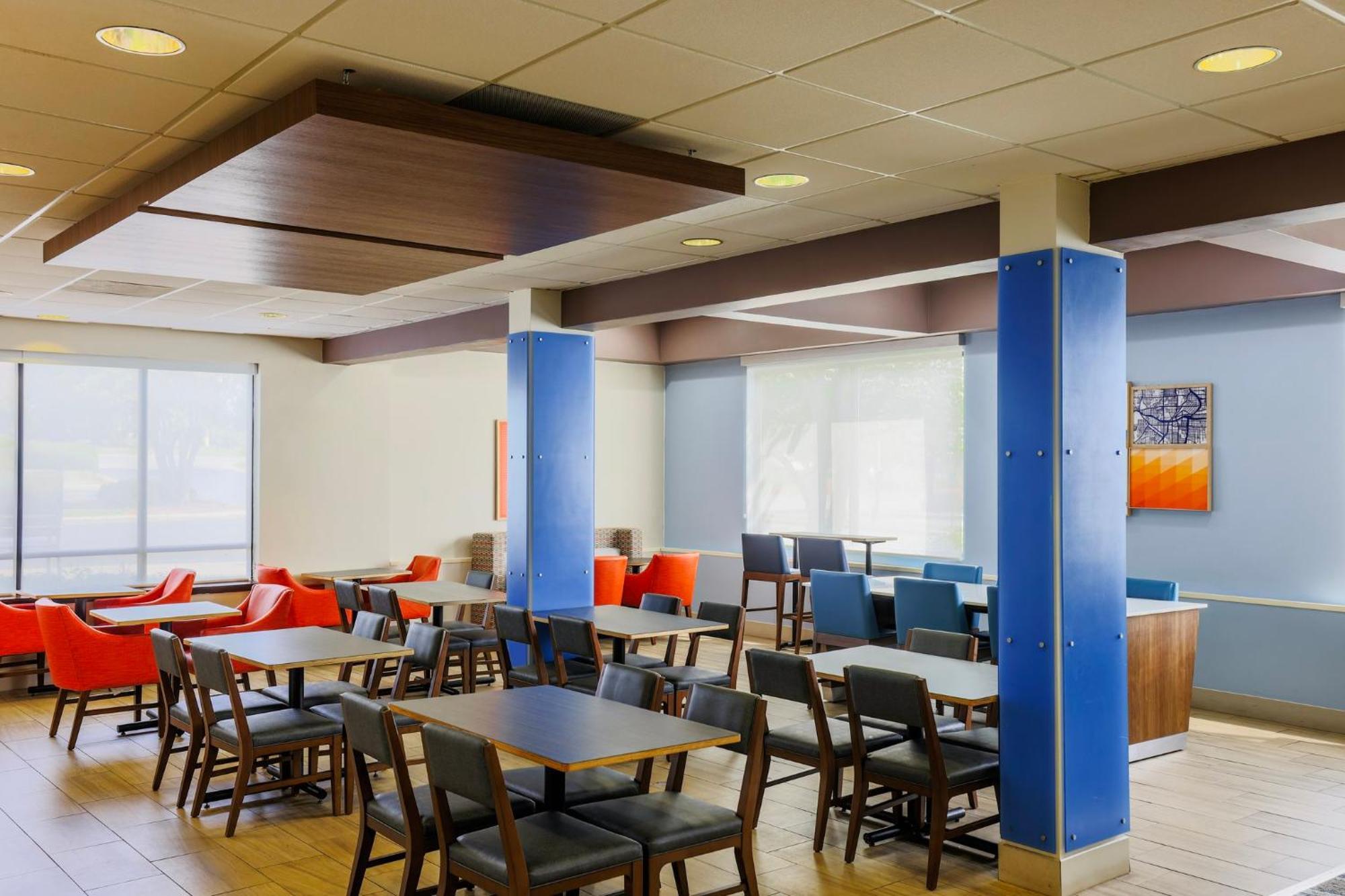 Holiday Inn Express Burlington By Ihg Buitenkant foto