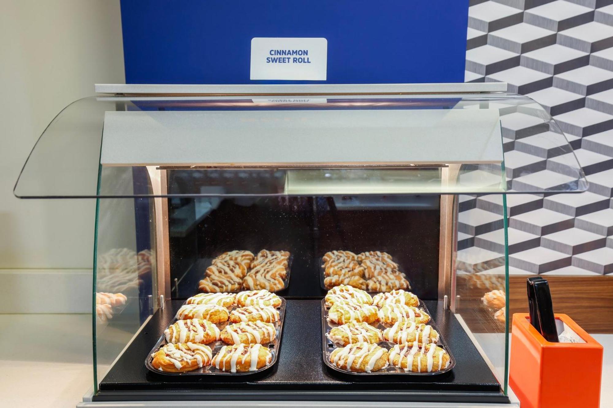 Holiday Inn Express Burlington By Ihg Buitenkant foto