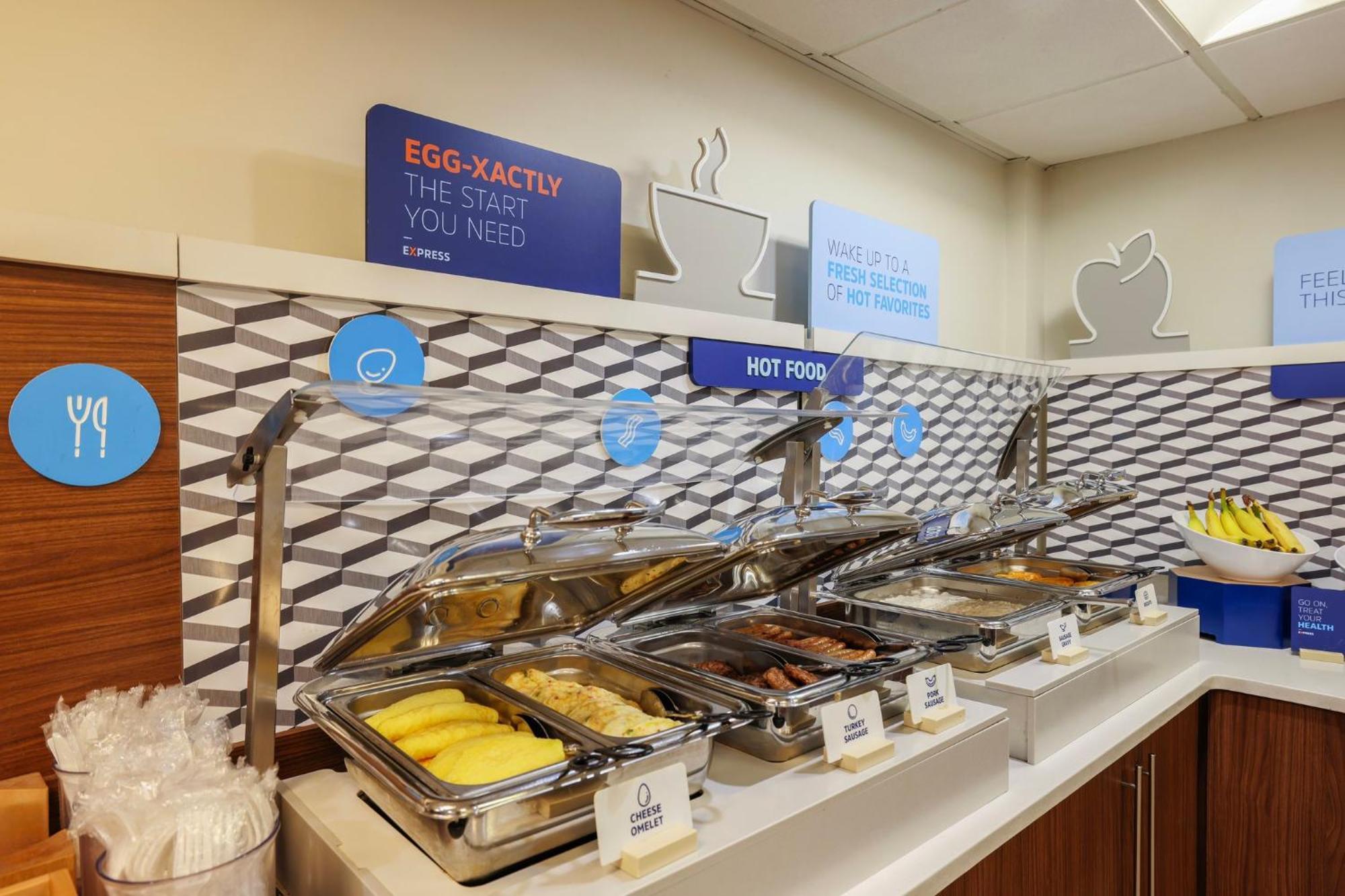 Holiday Inn Express Burlington By Ihg Buitenkant foto