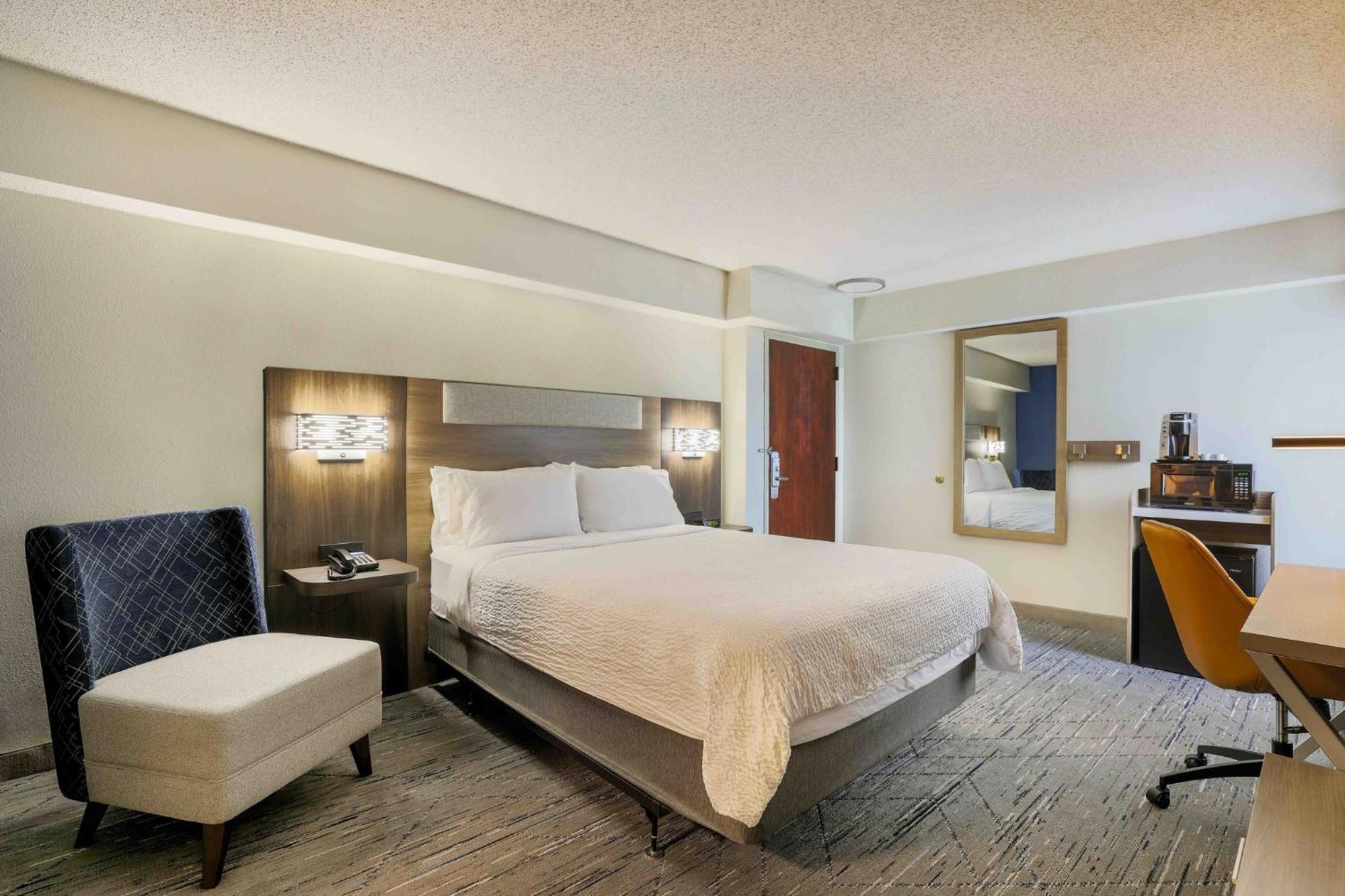Holiday Inn Express Burlington By Ihg Buitenkant foto