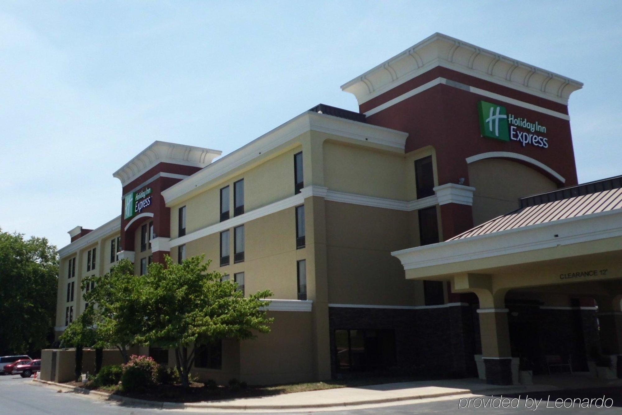 Holiday Inn Express Burlington By Ihg Buitenkant foto