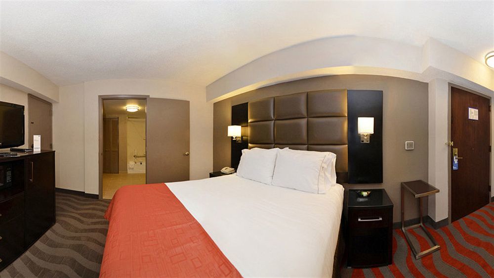 Holiday Inn Express Burlington By Ihg Buitenkant foto