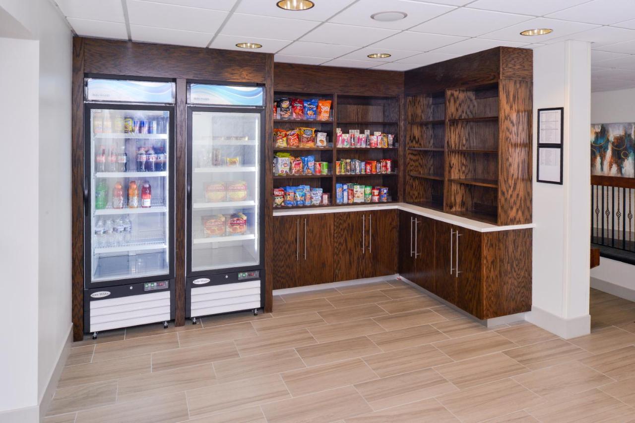 Holiday Inn Express Burlington By Ihg Buitenkant foto