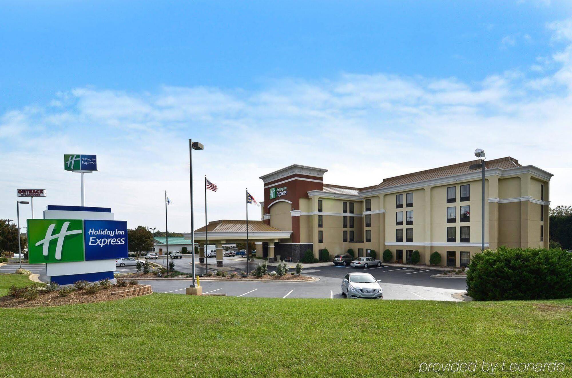Holiday Inn Express Burlington By Ihg Buitenkant foto